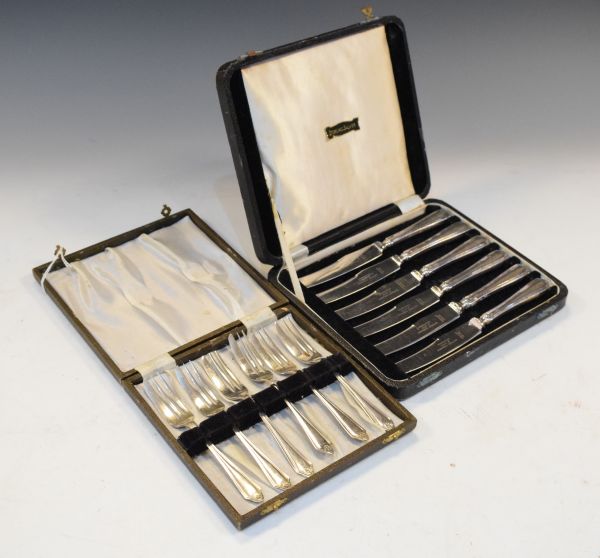 Elizabeth II set of six silver pastry forks, Sheffield 1957 and a set of six George VI silver