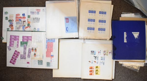 Stamps - Collection of G.B. stamps in albums and loose Condition: