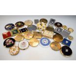 Collection of powder compacts Condition: