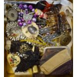 Various costume jewellery and interesting miscellanea Condition: