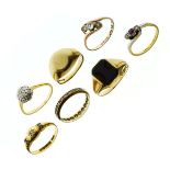 Seven various gold rings Condition: