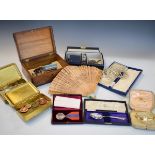 Various costume jewellery, two World War I Christmas 1914 gift boxes etc Condition: