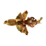 Orchid design brooch set seed pearl, stamped 18k Condition: