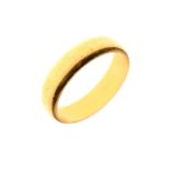 22ct gold wedding band, size P Condition: