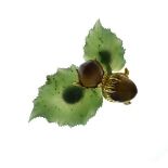 Realistic 18ct gold and hardstone acorn brooch, with carved nephrite leaves and tiger-eye '