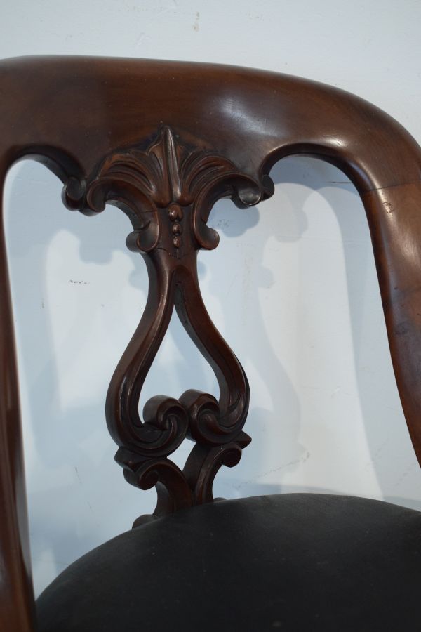 Eight Victorian Athenaeum style walnut spoon back dining chairs, each having a carved pierced - Image 5 of 7