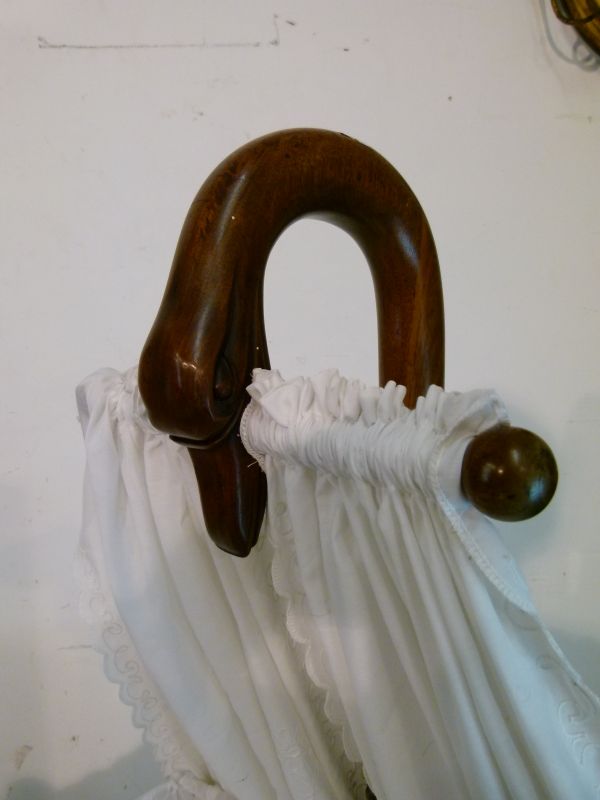 Victorian mahogany rocking crib, the raised head support formed as the bowed head of a swan, - Image 4 of 6
