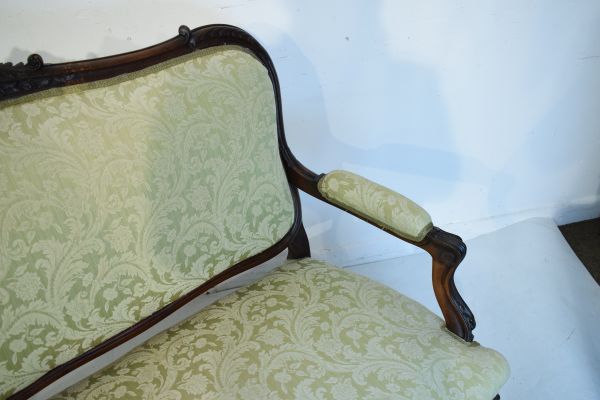 Edwardian carved walnut framed two seater drawing room settee upholstered in pale green and off- - Image 3 of 5