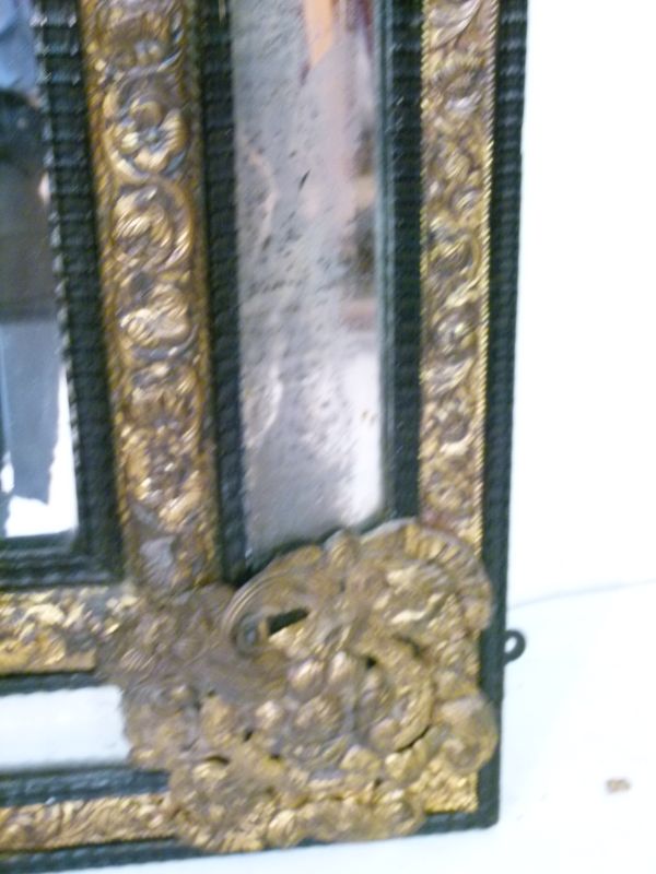 19th Century Flemish wall mirror having a foliate embossed brass and ripple moulded ebonised - Image 7 of 8