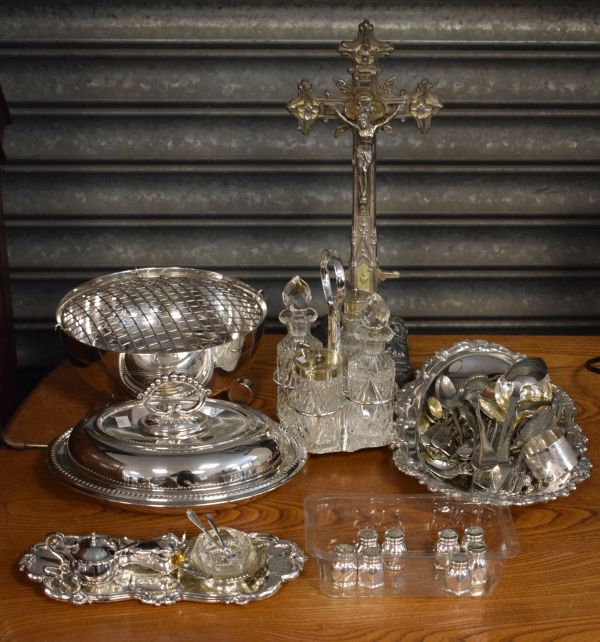 Quantity of silver plated ware including Art Deco design rose bowl, tureen, four bottle cruet etc