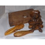 WOODEN CHOPPING BOARD 2 NUTCRACKERS & RESIN WALL BRACKET EST [£10-£20]