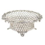 A 925 silver basket centerpiece silversmith De Vecchi, Milan, 20th century 10x28 cm.