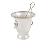 An 800 silver ice bucket Italy, 20th century 16,5x16 cm.