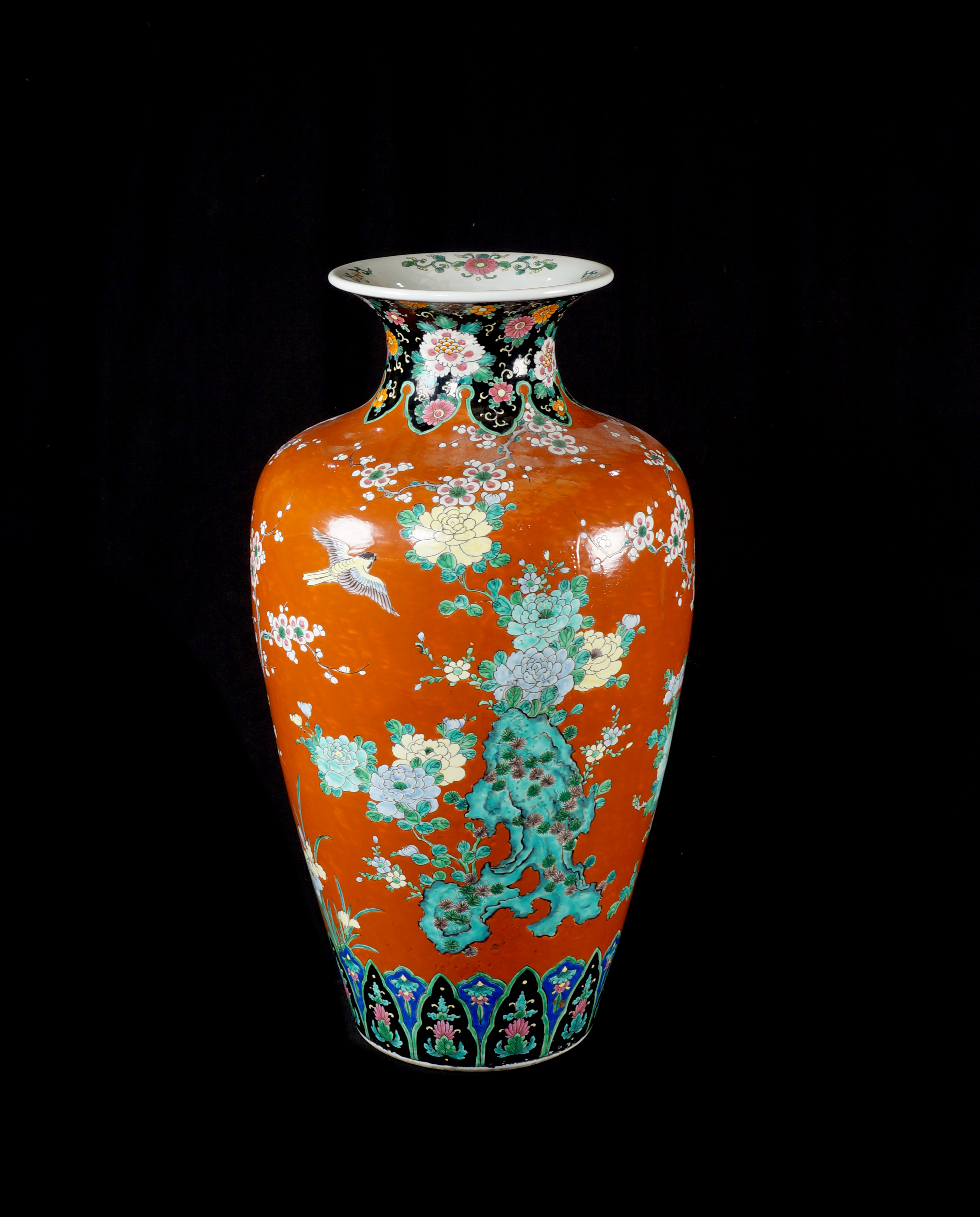 A polychromatic porcelain vase China, antique manufacture h. 70 cm. - Image 2 of 5