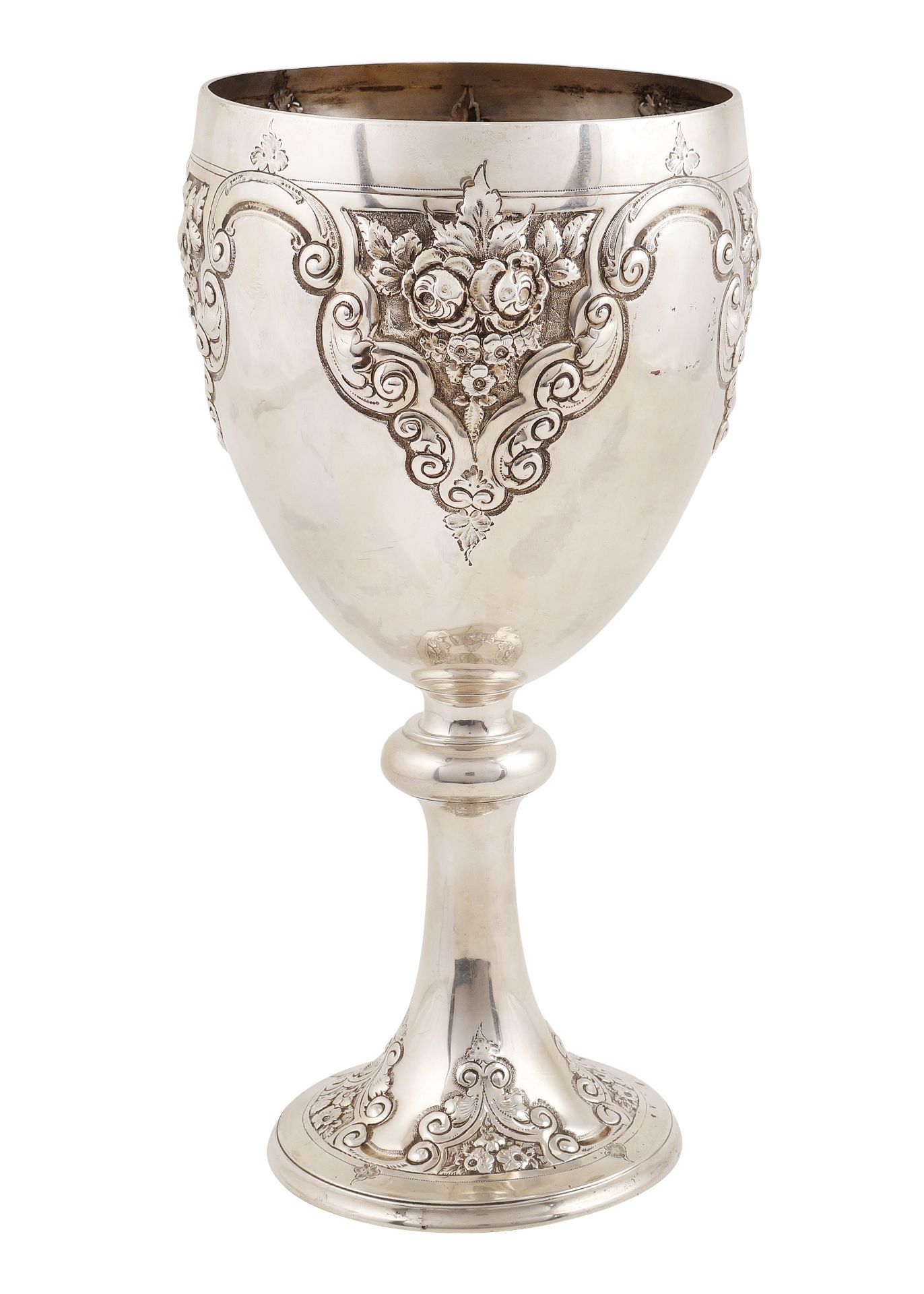 A big silver cup London, Queen Victoria 1880 35x17 cm.
