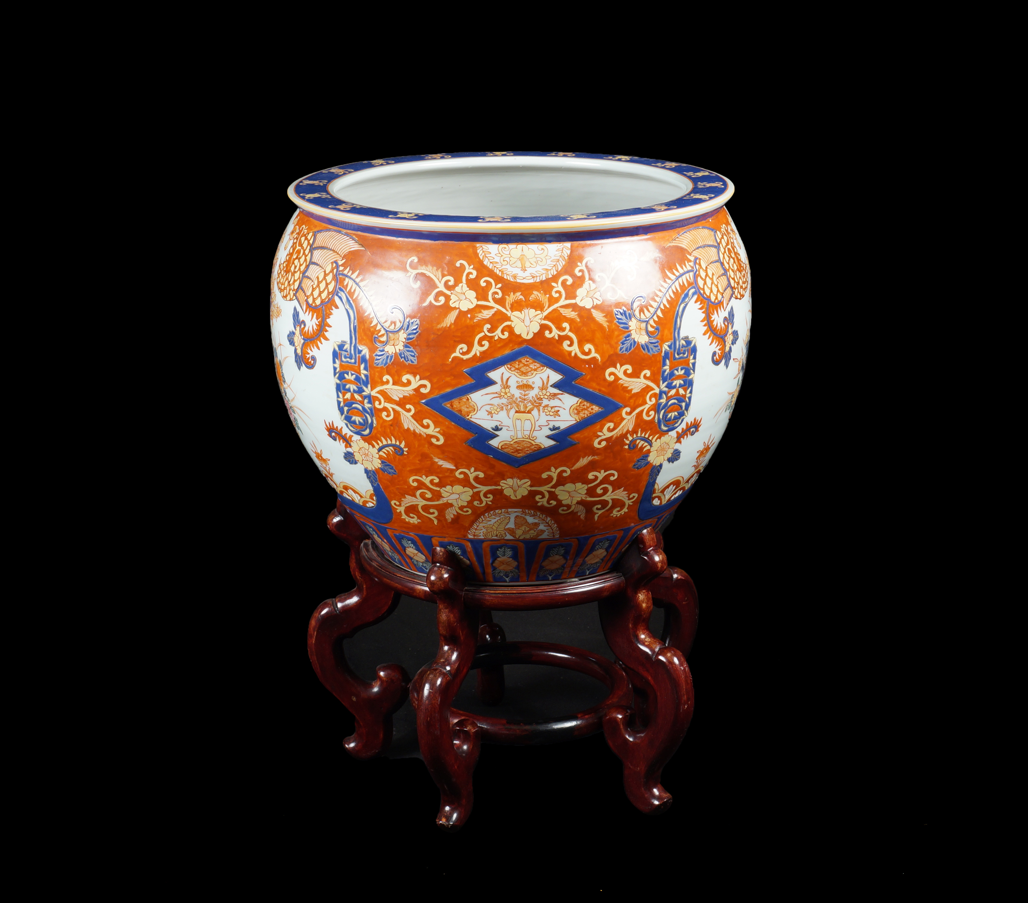 A polychromatic porcelain fish bowl China, antique manufacture 68x52 cm. - Image 2 of 5