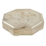 A silver box Oriental art, 20th century peso 770 gr.