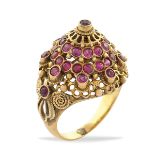 A Liberty pink gold and round rubies ring peso 6,8 gr.