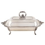 A silver tureen Italy, 20th century peso 1230 gr.