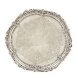 A silver salver London, Queen Victoria, 1882 peso 340 gr.