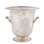 A silver wine bucket Italy, 20th century peso 1810 gr.