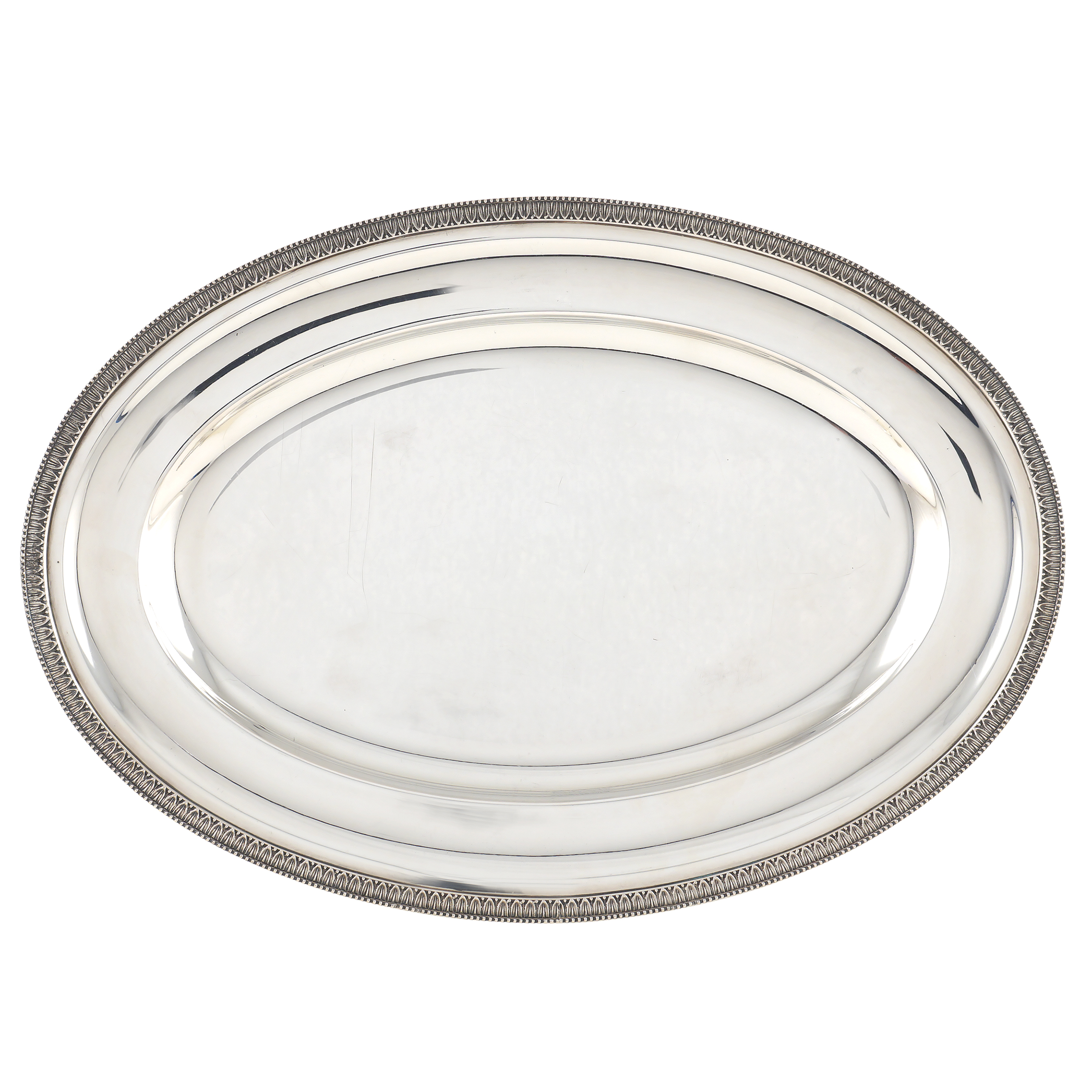 An oval silver tray Italy, 20th century peso 750 gr.