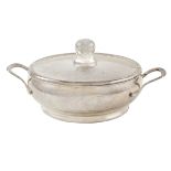 A circular silver tureen Italy, 20th century peso 755 gr.