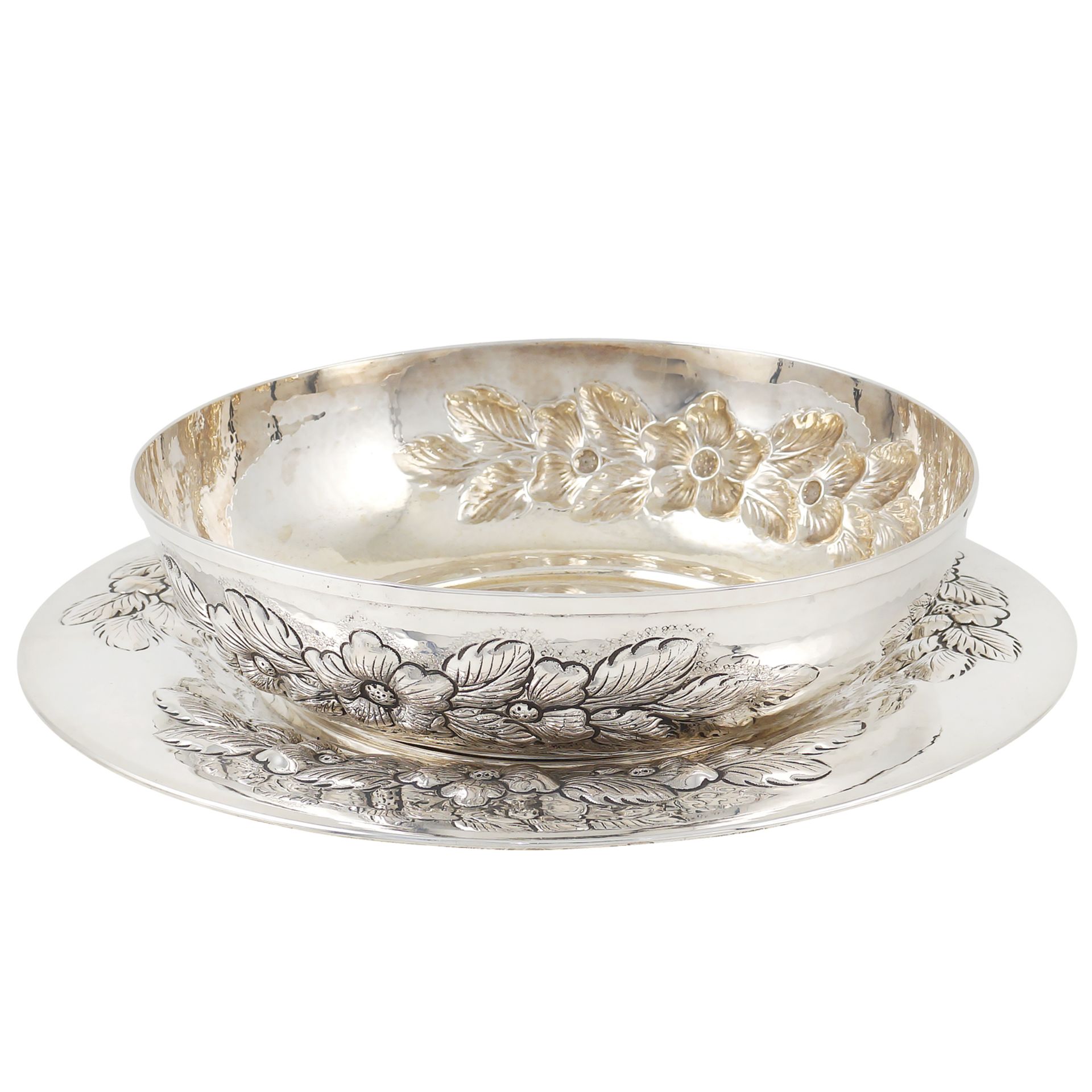 A silver centerpiece bowl with its tray Italy, 20th century peso 740 gr.