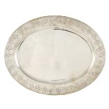 An oval silver tray Italy, 20th century peso 1130 gr.