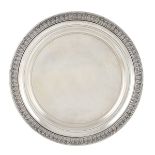 A circular silver tray Italy, 20th century peso 360 gr.