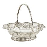 A George III silver cake basket London, George III, 1777 peso 770 gr.