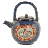 A special porcelain teapot China, 19th century h. 13 cm.