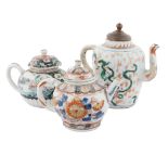 Three porcelain teapots China, 18th century h. 10 - 15 cm.