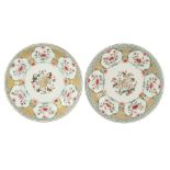 A pair of porcelain plates China Quianlong period 1735-1796 d. 22,5 cm.