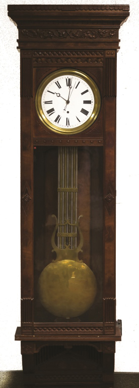 Waterbury Clock Co. #7 Wall Regulator. Waterbury Clock Co. #7 Wall Regulator. Carved walnut and burl - Bild 2 aus 3