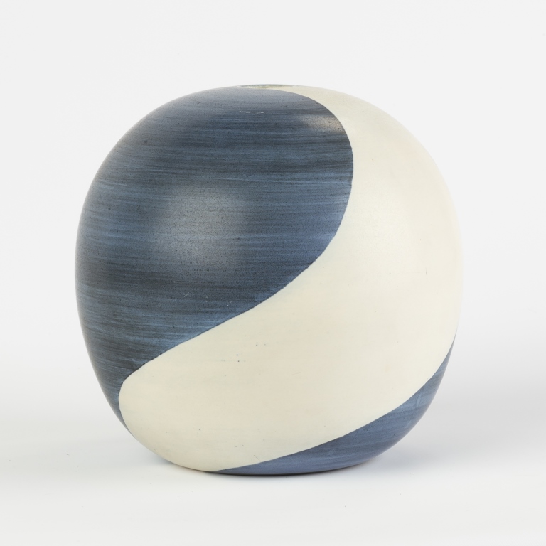 Harrison McIntosh (American, B. 1914) Blue & White Sphere Vessel.Signed HM.No repairs or damage. - Image 2 of 4