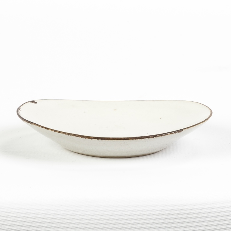 Lucie Rie (English, 1902-1995) White Oval Dish.Signed.No repairs or damage.Ht. 1" W 5 1/2".John