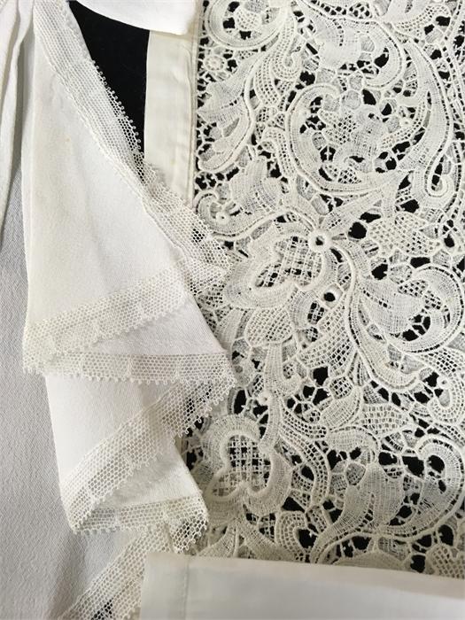 A small quantity of lace collars and other items. - Image 3 of 3