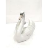 A Lladro swan in good condition. Measures 7.5 inches in height from the head.