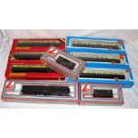LIMA/AIRFIX/HORNBY 6 x Coaches, Siphon B and 2 x Horseboxes - LIMA 5331 Siphon B and 2 x 5625 GWR