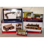 BACHMANN Scenecraft - 4 x Shillingstone items , a Goods Shed and Footbridge - 44-164 Shillingstone