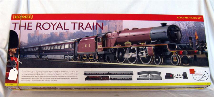 HORNBY R1057 'The Royal Train Set' comprising an LMS Maroon' Class 7P 4-6-2 'Princess Elizabeth',