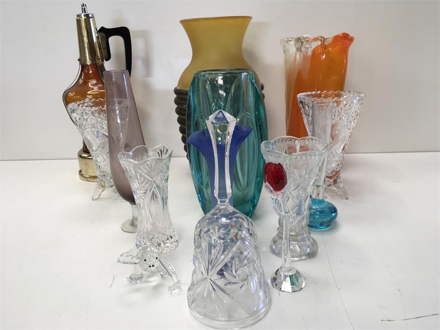 Various glassware to include vases.