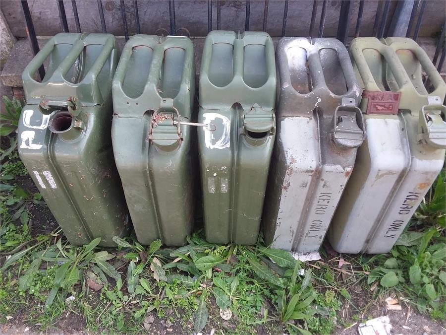 A set of five 20ltr jerry cans.