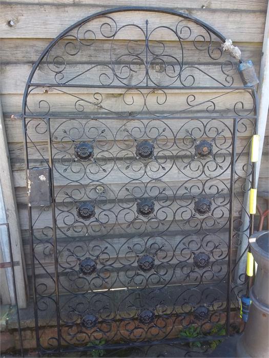 A large domed top ornate garden gate. - Image 2 of 2