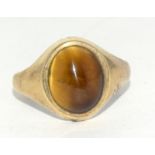 A 9 carat gold men's Tiger Eye signet ring, size S.