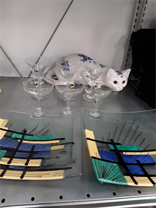 Three retro square glass dishes, six Babycham glasses and a large china cat.