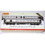 HORNBY R4381 'Bournemouth Belle' 6 axle Pullman Pack comprising Pullman Third Class Kitchen 'Car