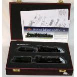 BACHMANN 30-061 Wooden Presentation Box containing a GWR Green 4-6-0 'Hagley Hall' and BR(W) Black