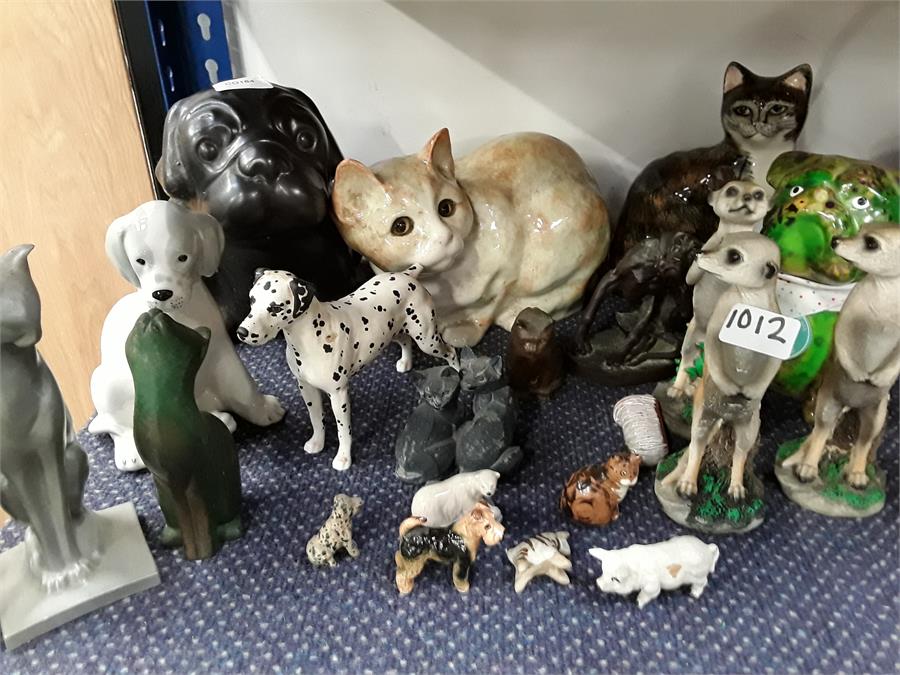 Various animal ornaments to include cat's and dogs.